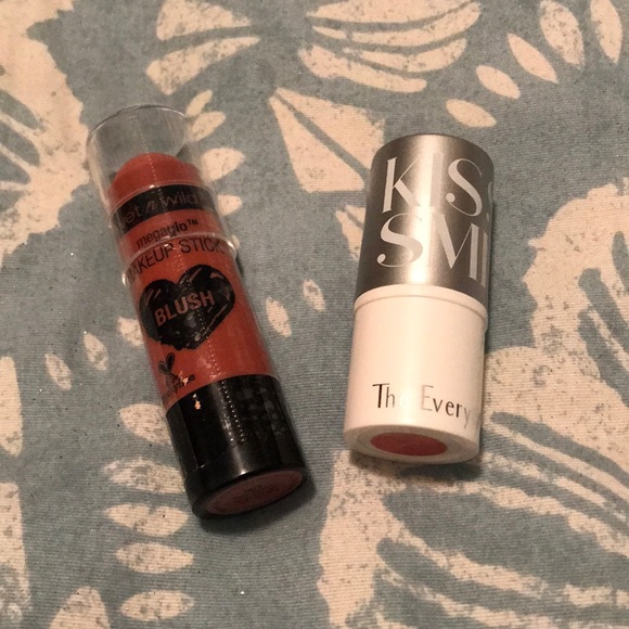 All new makeup bundle - Picture 6 of 6